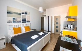 Elso Apartments